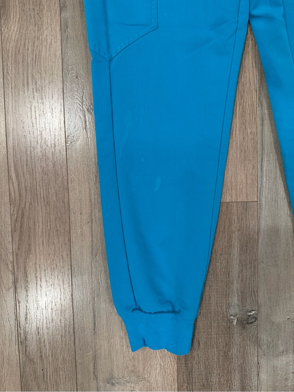 Figs Scrub Set Rafaela Top & Zamora Bottoms - Teal Blue - Picture 10 of 14